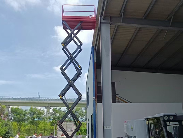 剪叉式升降機(jī)